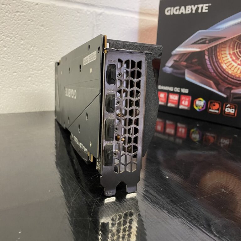 gigabyte amd radeon rx 6800 xt gaming oc 16gb graphics card (pre owned)